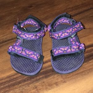infant tevas